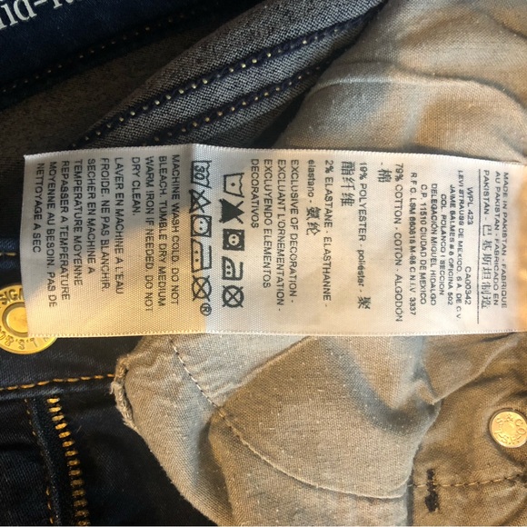 Levi's Signature Mid Rise Skinny Jeans - Picture 5 of 7